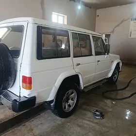 Mitsubishi Pajero 1992