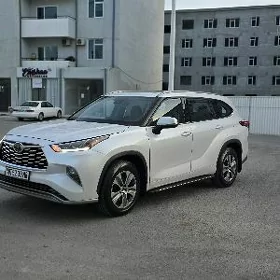 Toyota Highlander 2021