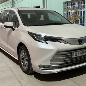 Toyota Sienna 2021