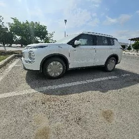 Mitsubishi Outlander 2026