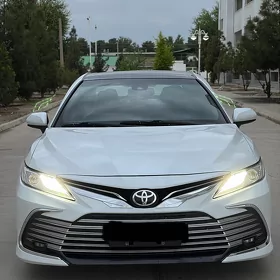 Toyota Camry 2019