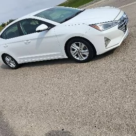 Hyundai Elantra 2019