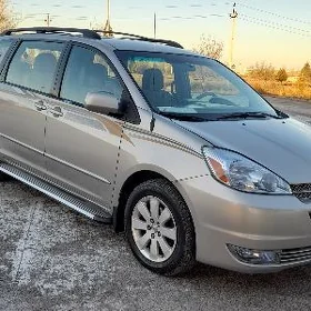 Toyota Sienna 2004