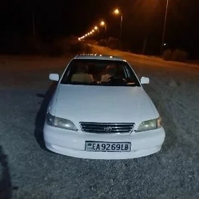 Toyota Corona 1999