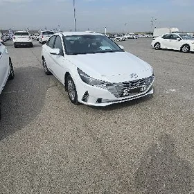 Hyundai Elantra 2022