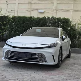 Toyota Camry 2025