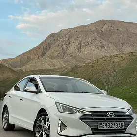 Hyundai Elantra 2019