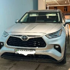 Toyota Highlander 2022
