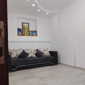 Срочно 4мкр 1комната 1этаж