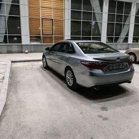 Toyota Camry 2017