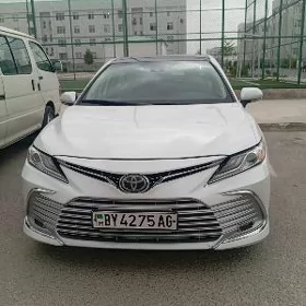Toyota Camry 2020