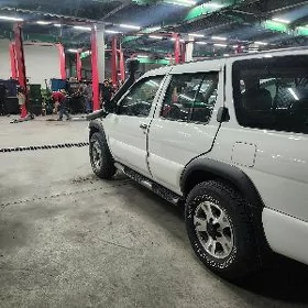 Nissan Pathfinder 2001