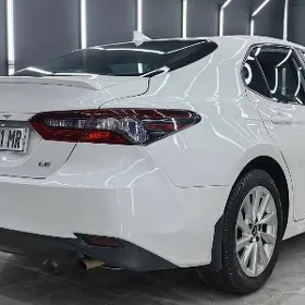 Toyota Camry 2021