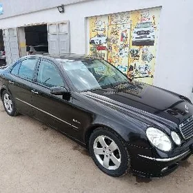 Mercedes-Benz E320 2003