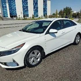 Hyundai Elantra 2022