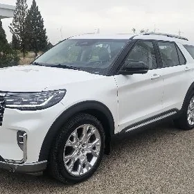 Ford Explorer 2025