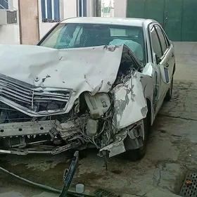 Mercedes-Benz E320 1996