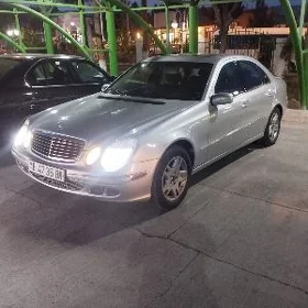 Mercedes-Benz E320 2004