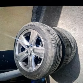 diska pakiriska 235 50 18