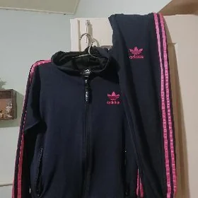 спортивный костюм на 8-10 лет