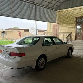 Toyota Camry 2001