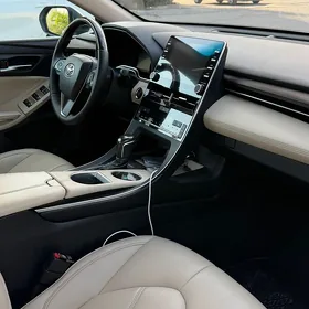 Toyota Avalon 2019
