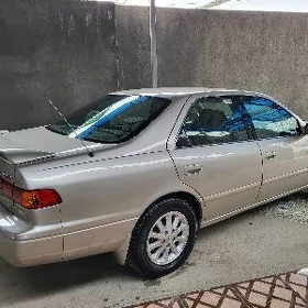 Toyota Camry 2000