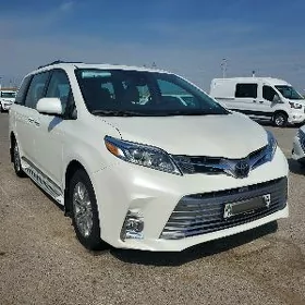 Toyota Sienna 2020
