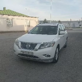 Nissan Pathfinder 2013