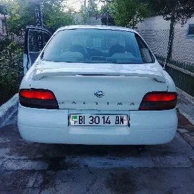 Nissan Altima 1996
