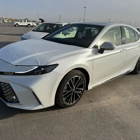 Toyota Camry 2025