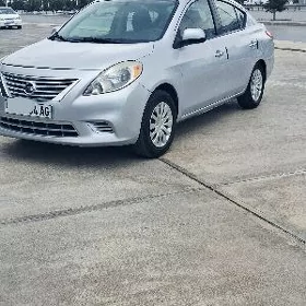 Nissan Versa 2011