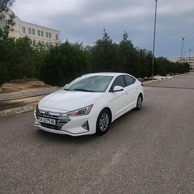 Hyundai Elantra 2020