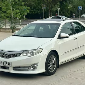 Toyota Camry 2014