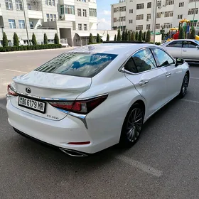 Lexus ES 2025