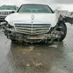 Mercedes-Benz S-Class 2005