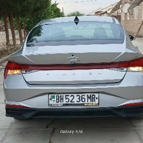 Hyundai Elantra 2021