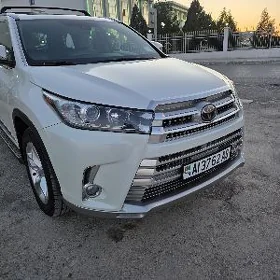 Toyota Highlander 2018