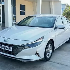 Hyundai Elantra 2022