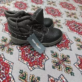 Продаются мужские сапоги