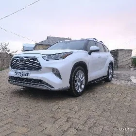 Toyota Highlander 2021