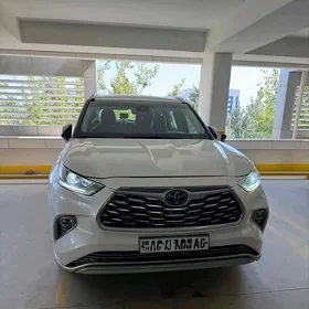 Toyota Highlander 2021