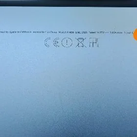 MACBOOK AIR