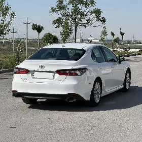 Toyota Camry 2023