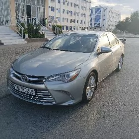 Toyota Camry 2017