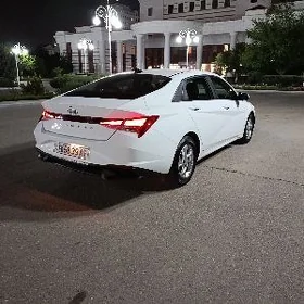 Hyundai Elantra 2023