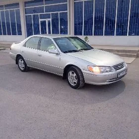 Toyota Camry 2000