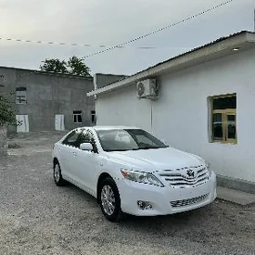 Toyota Camry 2011