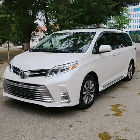 Toyota Sienna 2016