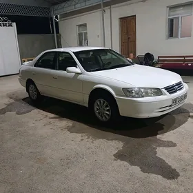 Toyota Camry 2001